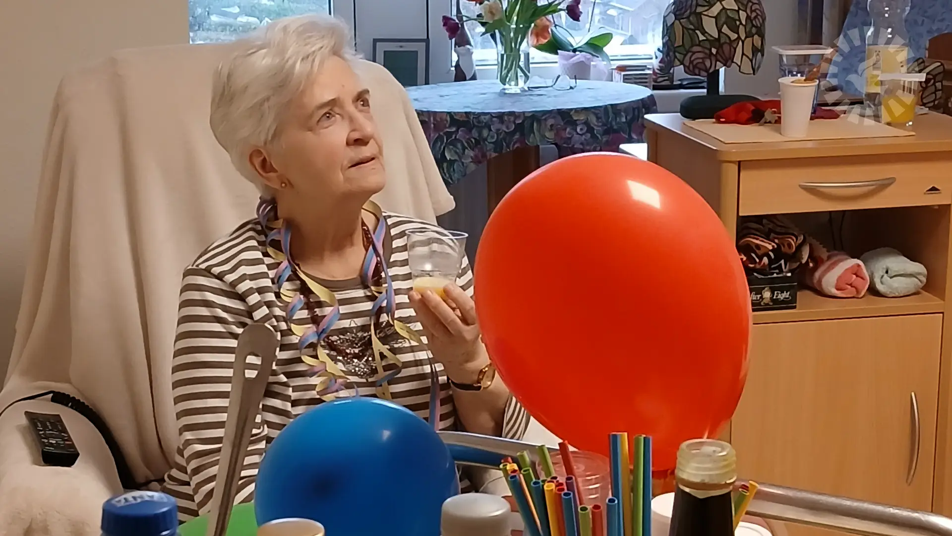 2026-02-12 Karnevalsumzug durch die Bewohnerzimmer 7