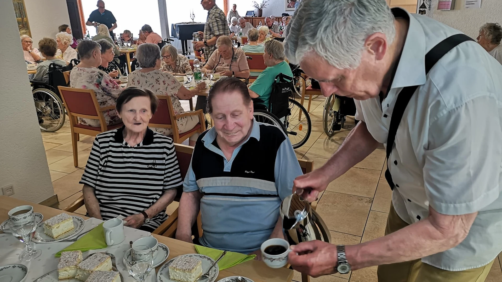 2026-06-30 Musikalische Reise bei Kaffee und Kuchen 06